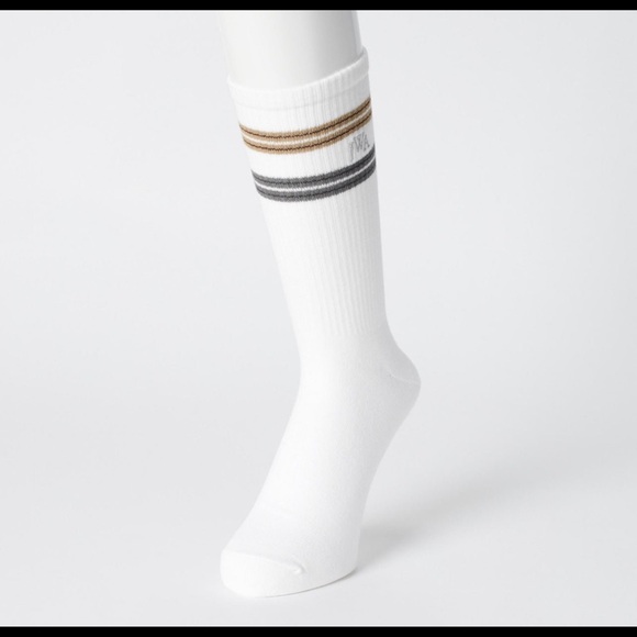 UNIQLO x JW ANDERSON White Lined Socks Stripes Unisex 27-29cm Shoe Size 8-11 - Picture 2 of 4